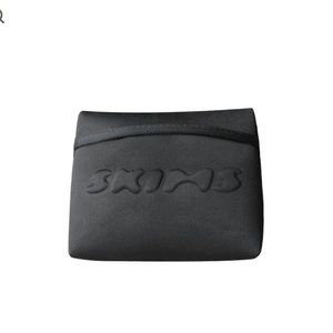 Skims pouch